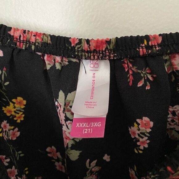 No Boundaries Blouse Cold Shoulder Floral Print Black Ruffle Casual Juniors Plus - Picture 8 of 8